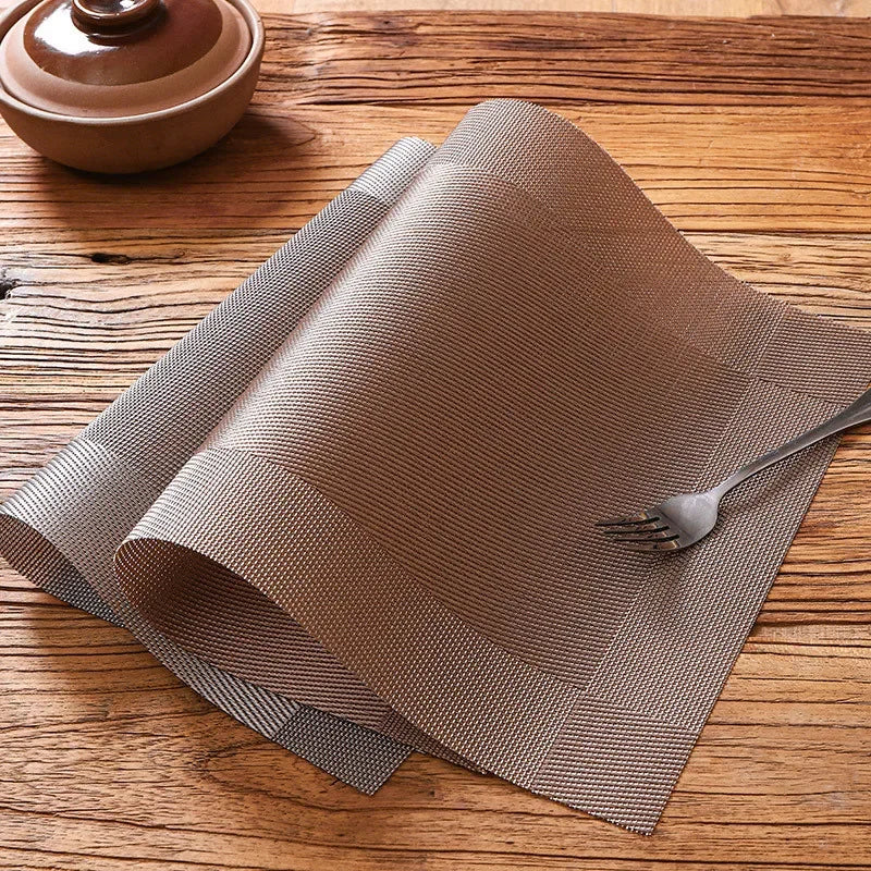 tapis table moderne rectangle polyester beige bleu gris marron texture tissée respectueux environnement fourchette