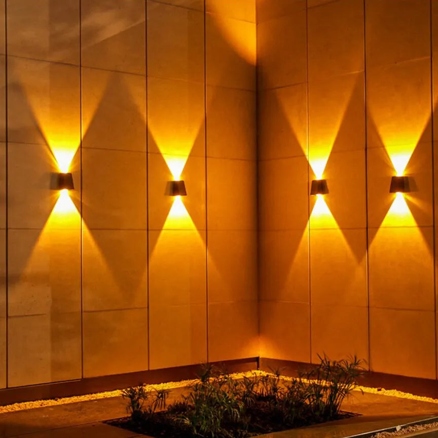 lampes murales solaires modernes led noires lumière jaune ip65 étanchesextérieur minimalistes