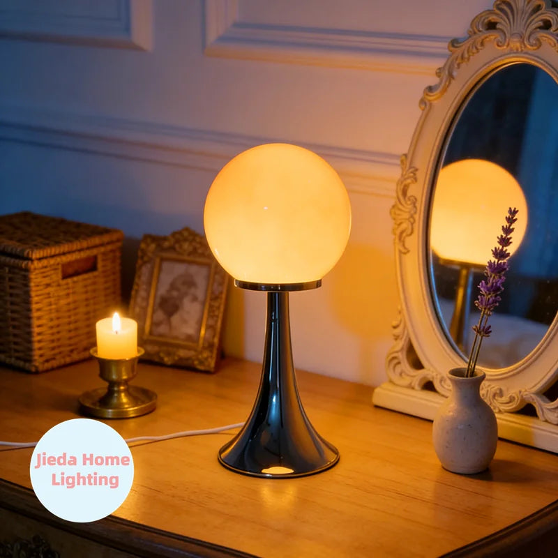 lampe table moderne minimaliste sphérique brillante orange rouge blanc noir prise usb
