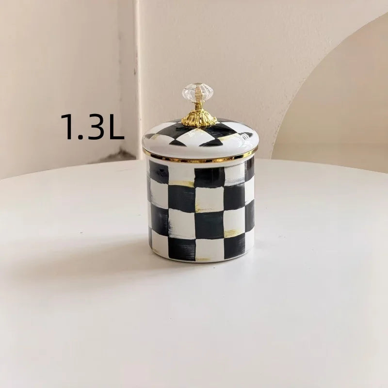 contenants cuisine porcelaine émaillée carreaux géométriques bleu blanc rose classiques