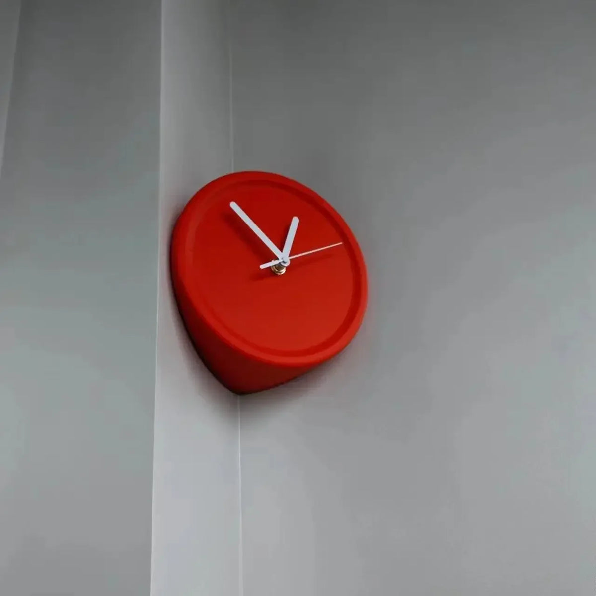 horloge murale moderne simple bleu rouge noir aiguille sans tic tac minimaliste salon
