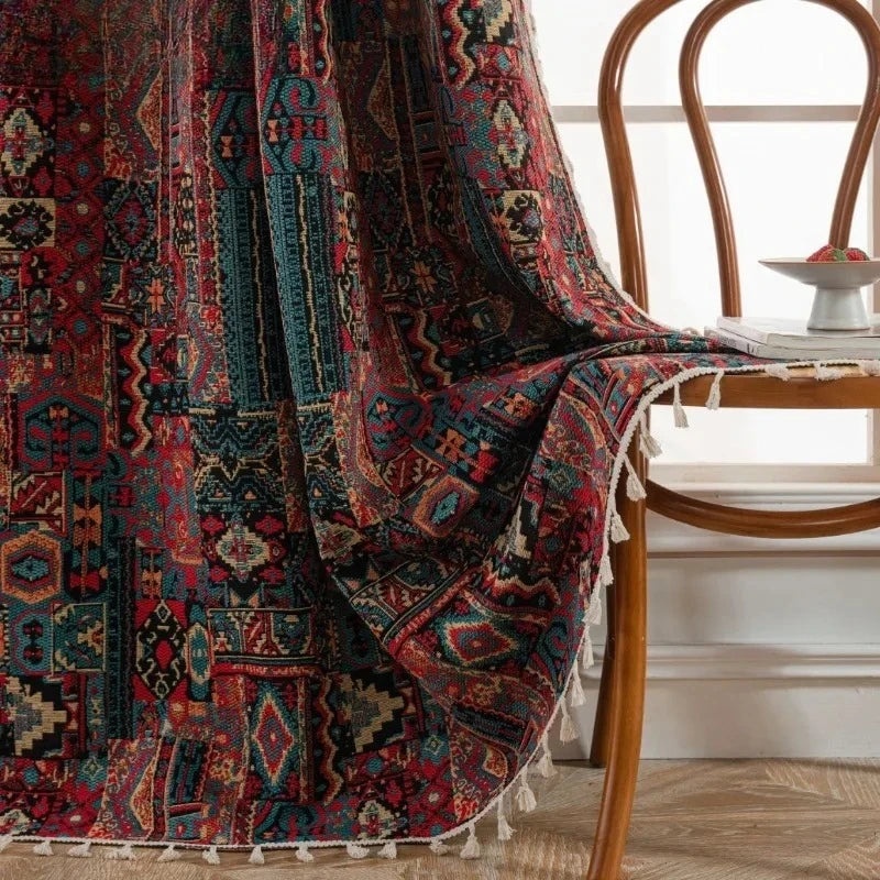 rideau opaque motif géométrique franges blanches boho chic fenêtre salon chambre maison