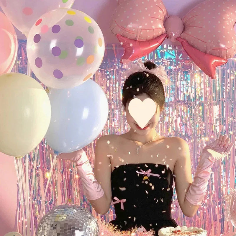 rideau festif franges brillantes ballons décorations murales nuances pastel semi transparent disco ball