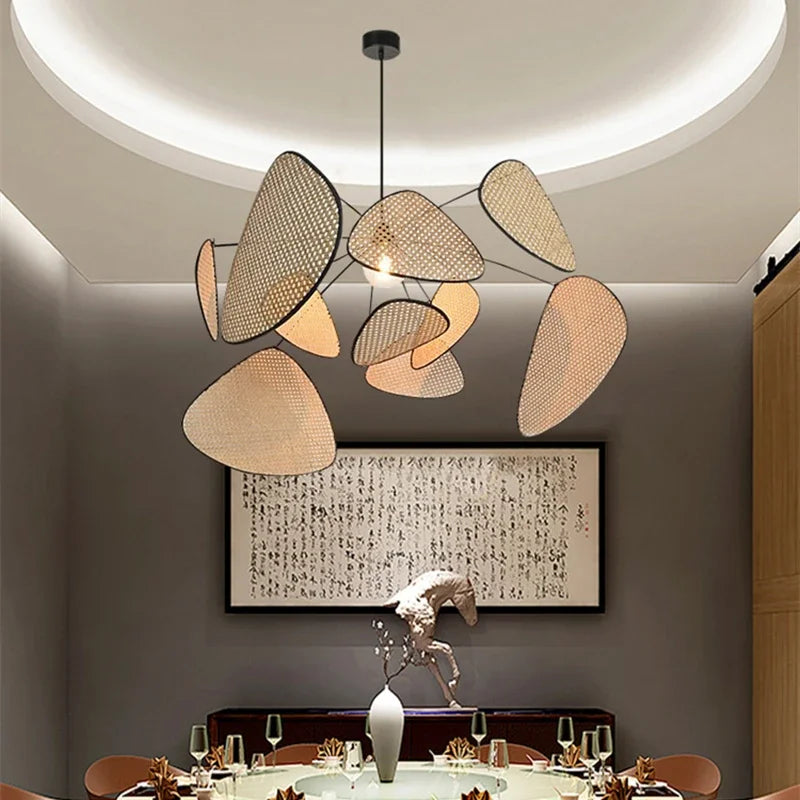lampe suspendue moderne rotin tressé beige noir filtre lumière intérieur chambre salon