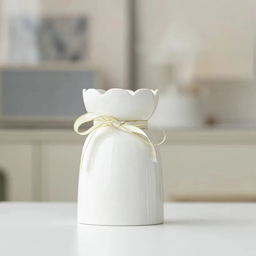 vase céramique blanc moderne poterie lisse ruban décoration intérieur simple table restaurant
