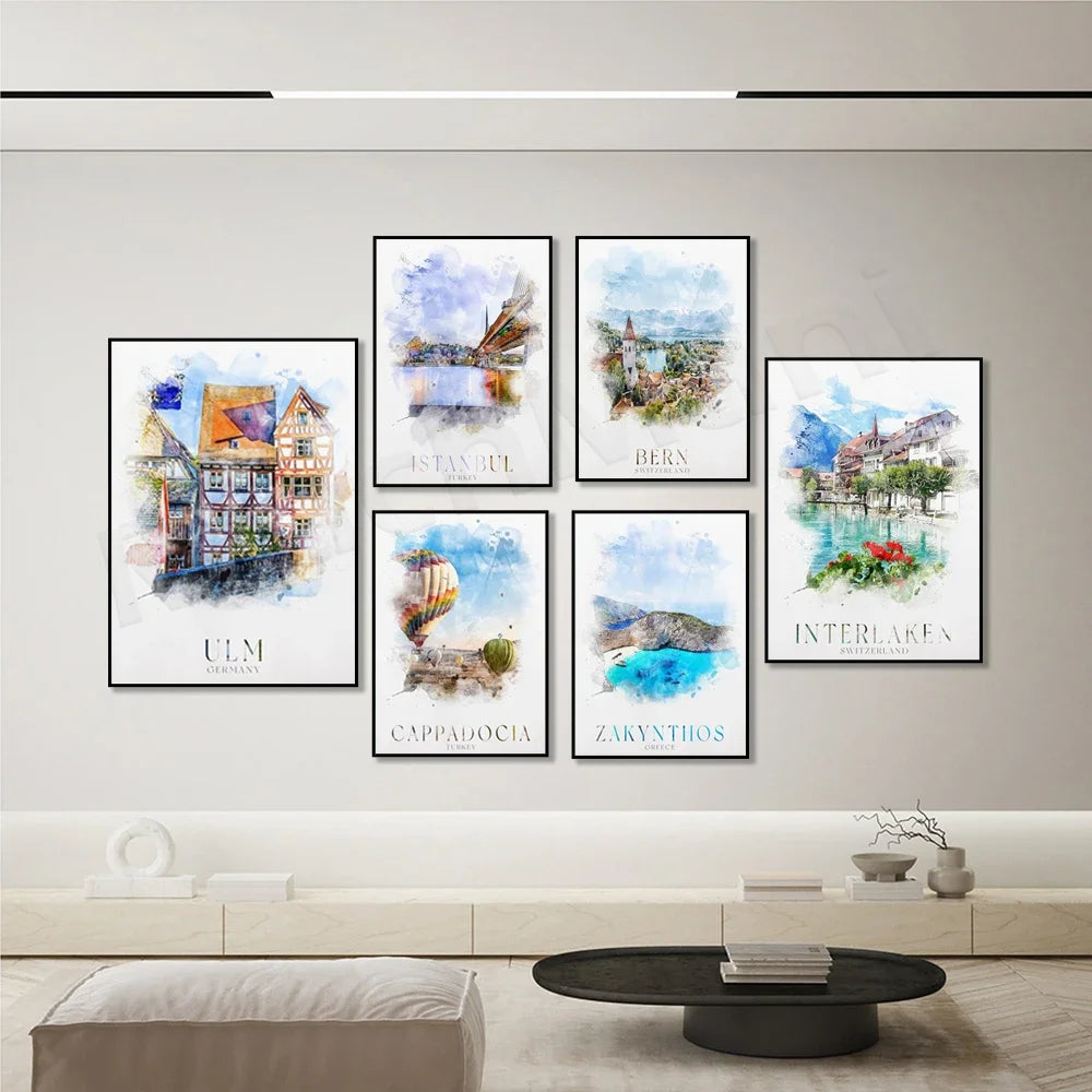 Une belle collection de peintures aquarelles représentant des villes et des destinations de voyage emblématiques à travers le monde.