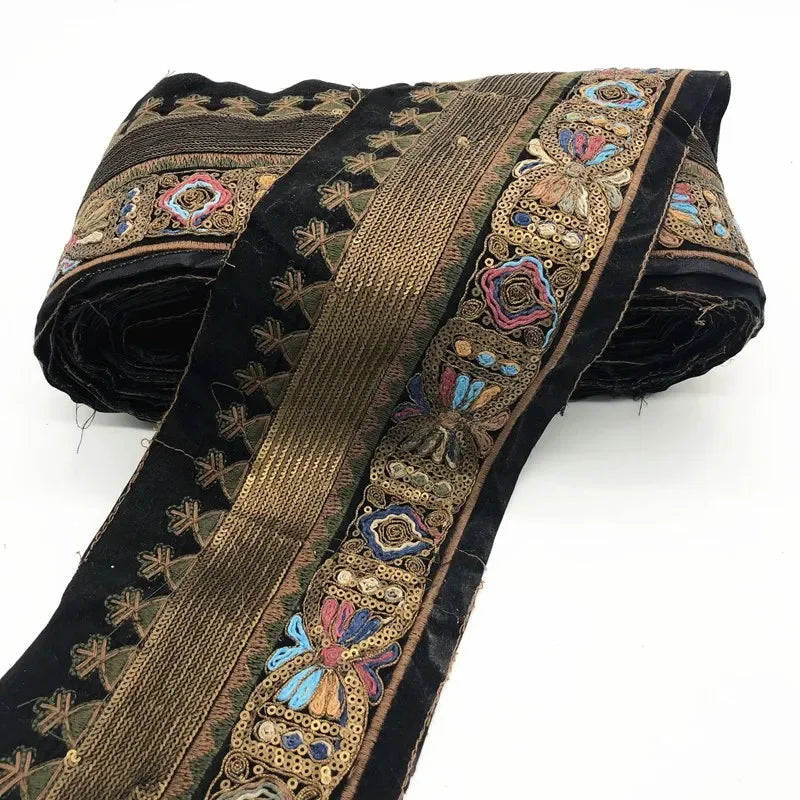 ruban brodé dentelle polyester motifs floraux géométriques élégant noir doré bleu rose vert