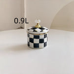 contenants cuisine porcelaine émaillée carreaux géométriques bleu blanc rose classiques