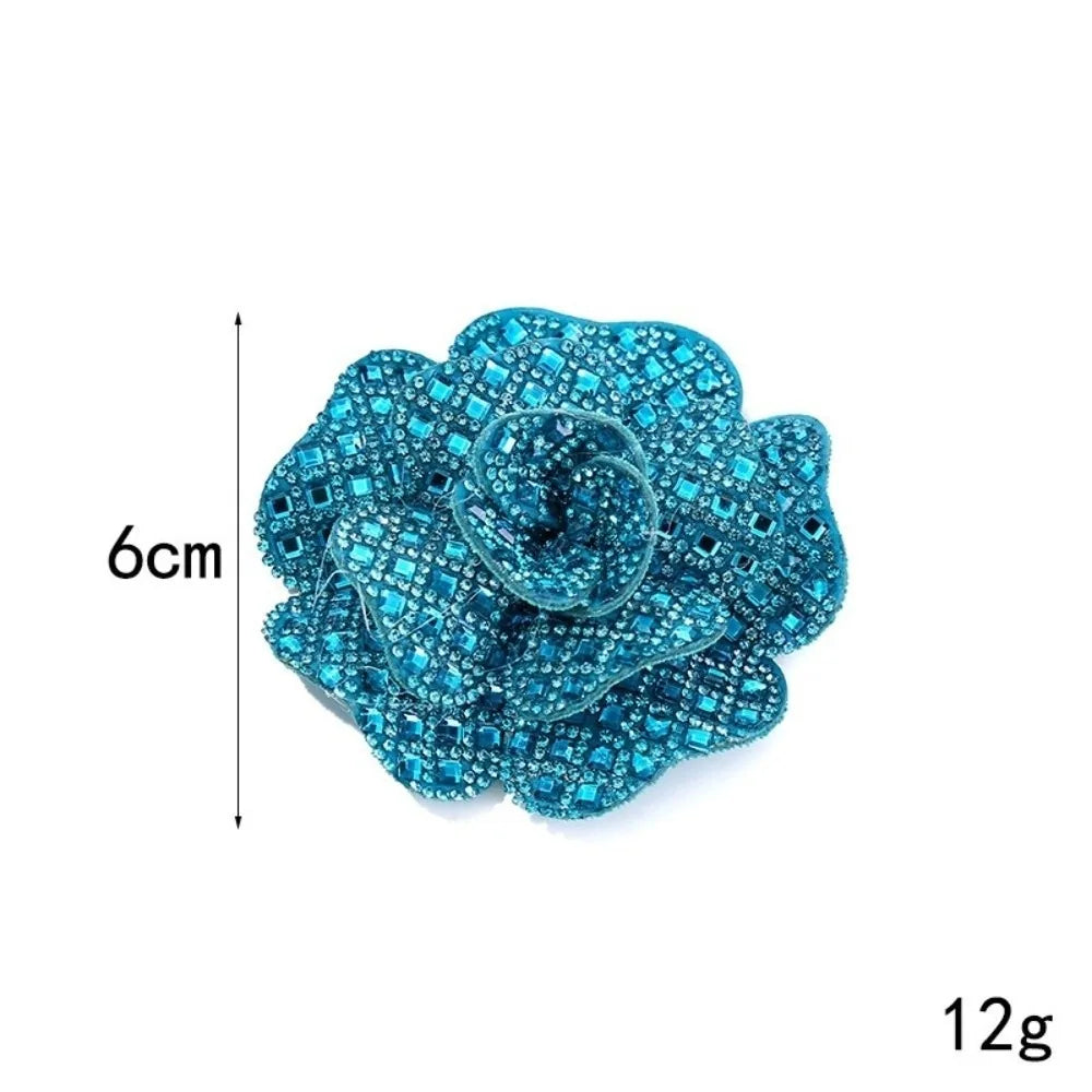 broches fleurs relief strass couleur bleue rose marron adhésif élégantes vêtements accessoires mode classiques