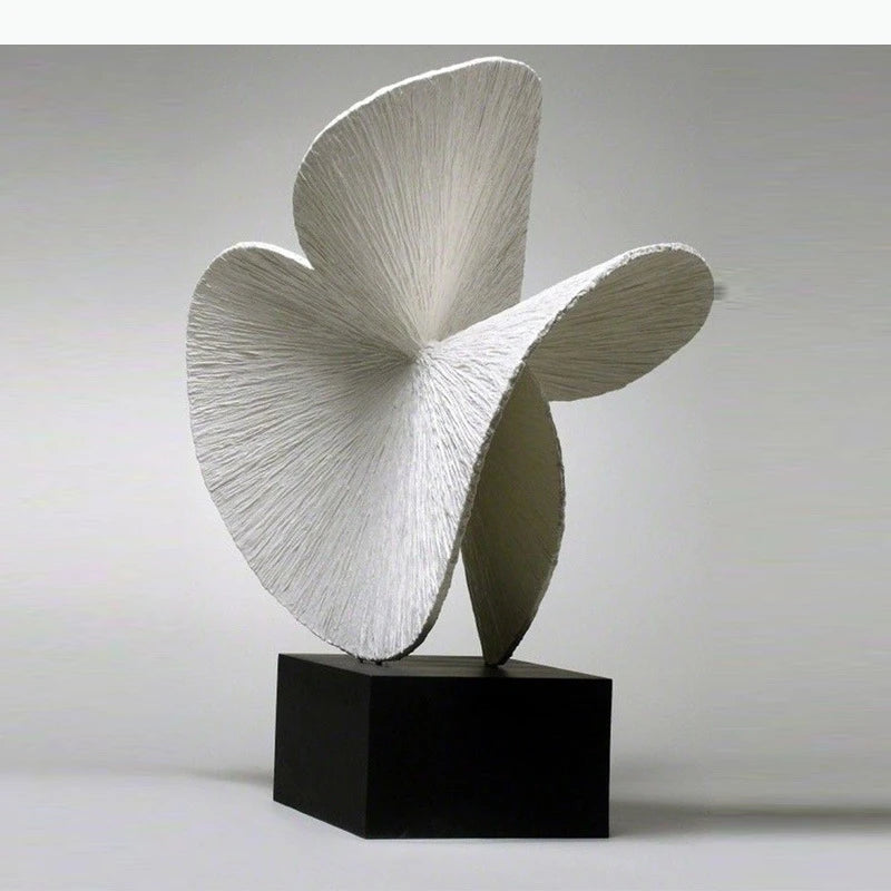 sculpture abstraite moderne miniature blanc noir texture rugueuse striée ligne horizontale minimaliste
