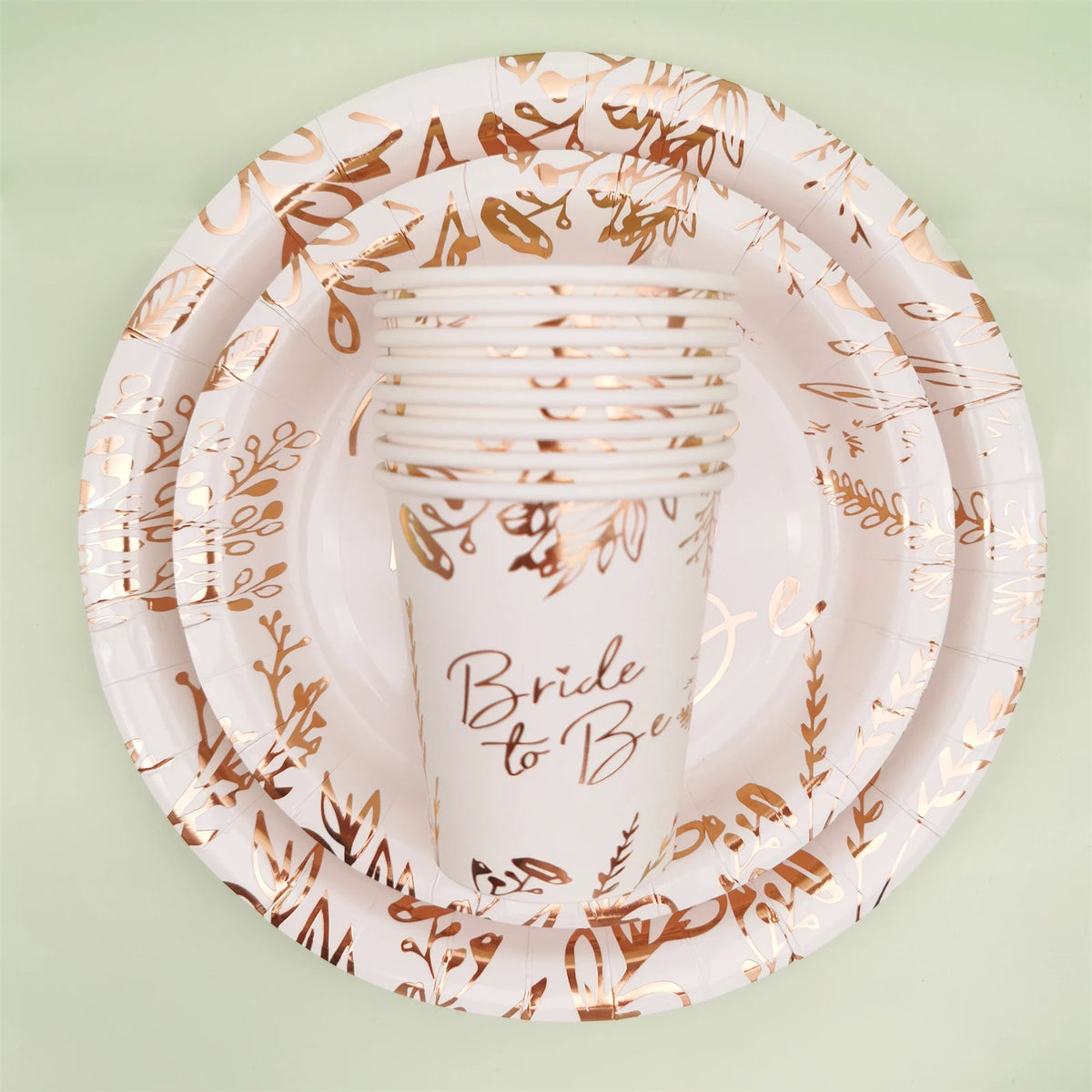 assiettes papier motif floral doré serviettes textes Bride to Be gobelets set mariage anniversaire