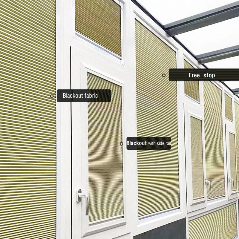 store rideau plissé moderne blanc gris rayures horizontales opacité fenêtre maison