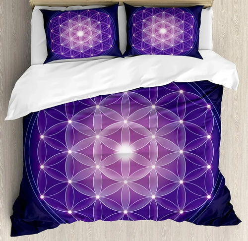 Parure de lit bleu foncé avec motif fleur de vie et étoiles sur un lit