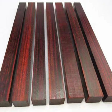 bâtonnets bois rouge foncé brun grain naturel rustique haute densité sculptural bricolage matériaux