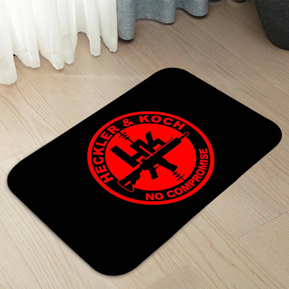 tapis moderne graphique h&k logo noir rouge salon antidérapant polyeste mousse