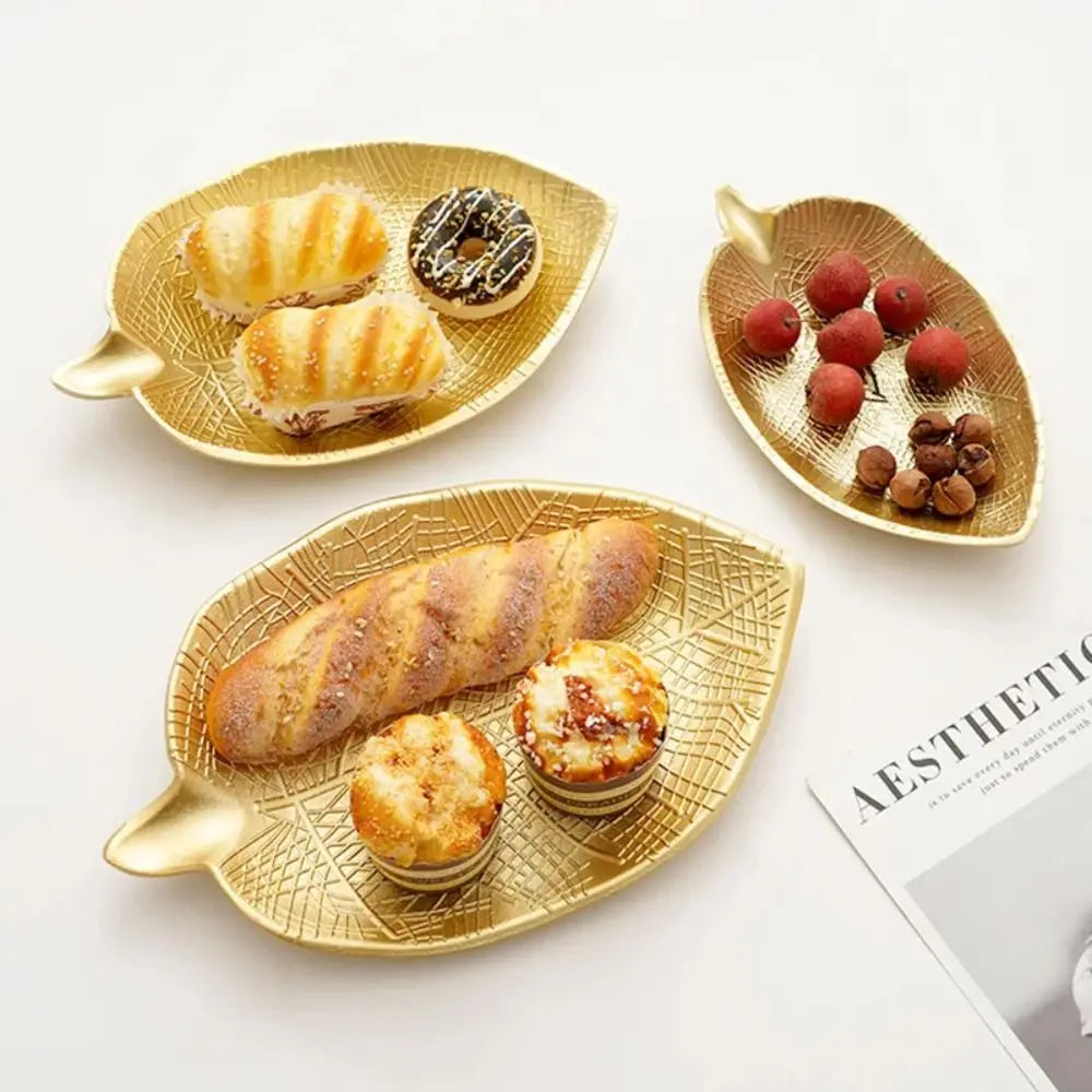 assiettes décoratives modernes feuille dorée nordique organisation alimentaire bijoux collations fruits epices