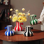 vase table céramique moderne rayé bleu rouge vert blanc noir