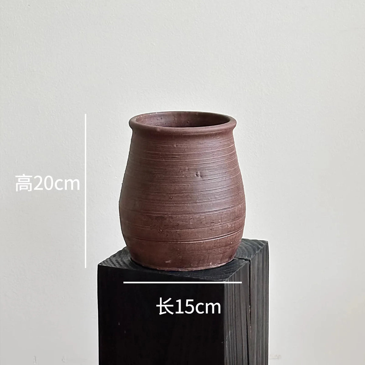 vase poterie moderne gris beige fleur séchée décoration intérieure texture marbrée lisse rustique arrangement