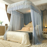 moustiquaire lit baldaquin dentelle transparente bleu clair blanc romantique chambre coucher ventilation insectes