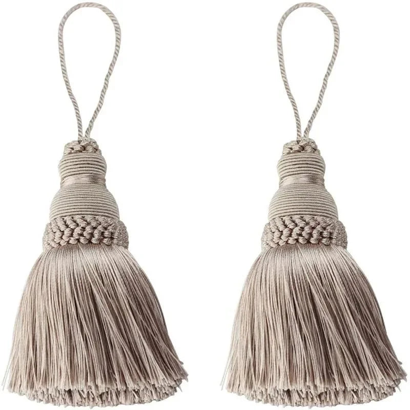 pompon porte couleur beige noir marron gris rose bohème chic décoration maison textile polyester