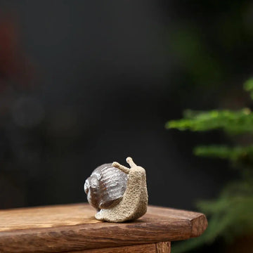 ornements céramique escargots gris artisanal détails sculptés décoration thé animal compagnie miniature imitation antique