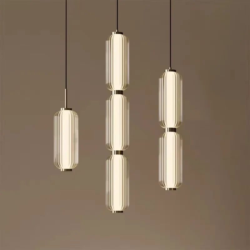 suspension lumineuse moderne minimaliste blanc doré transparente câble noir chambre salonhôtel