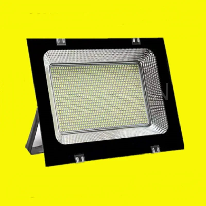 projecteur led 220v ip65 moderne noir argenté grille led clips câble noir flux luminescent