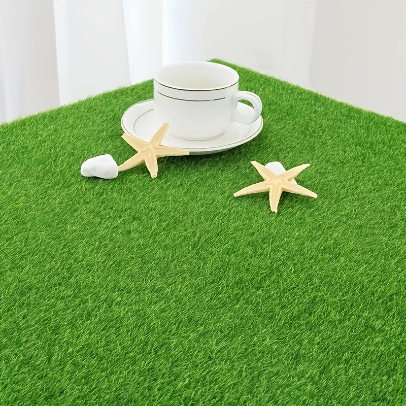 tapis décoration extérieure herbe artificielle vert imitation gazon texturé opalescent animaux miniatures jardin