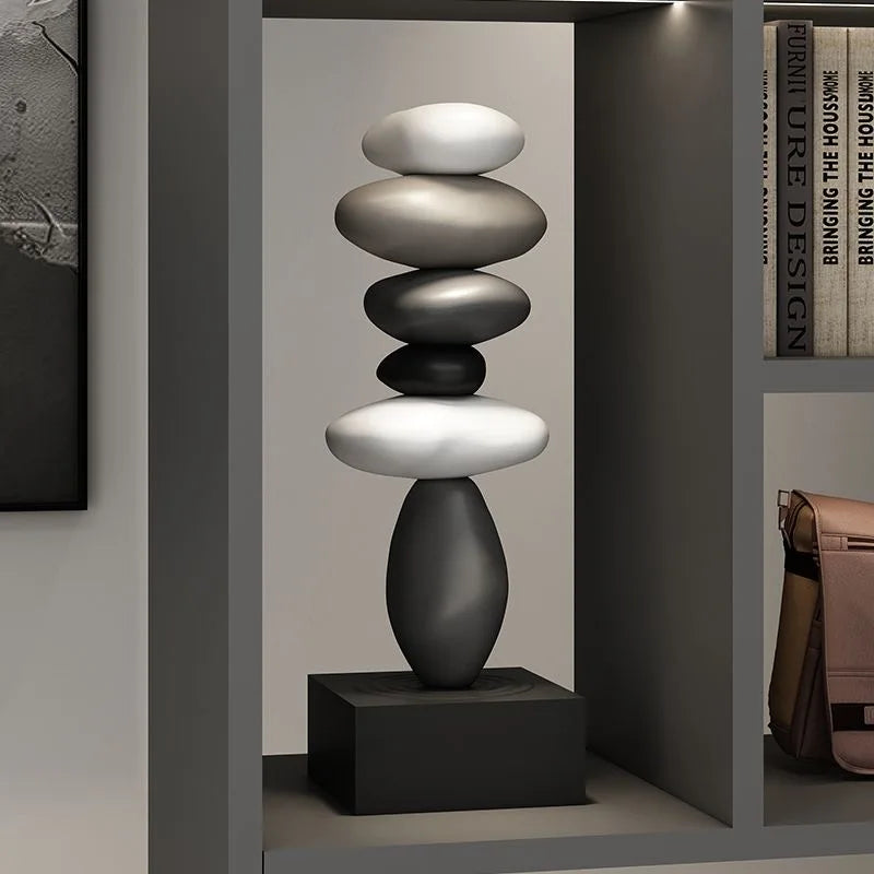 Sculpture moderne résine blanche gris noir lisse inspiration naturelle minimaliste base carrée noire