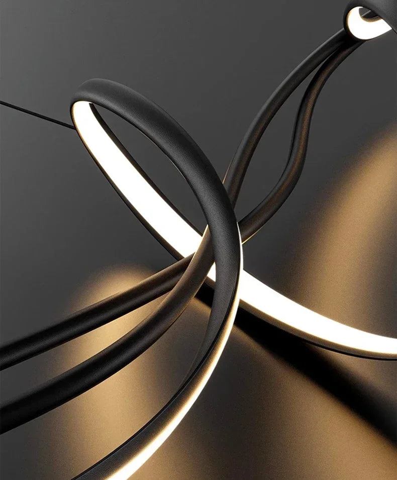 suspension lumineuse moderne aluminium noir lumière froide chaîne blanc ondulé contemporain