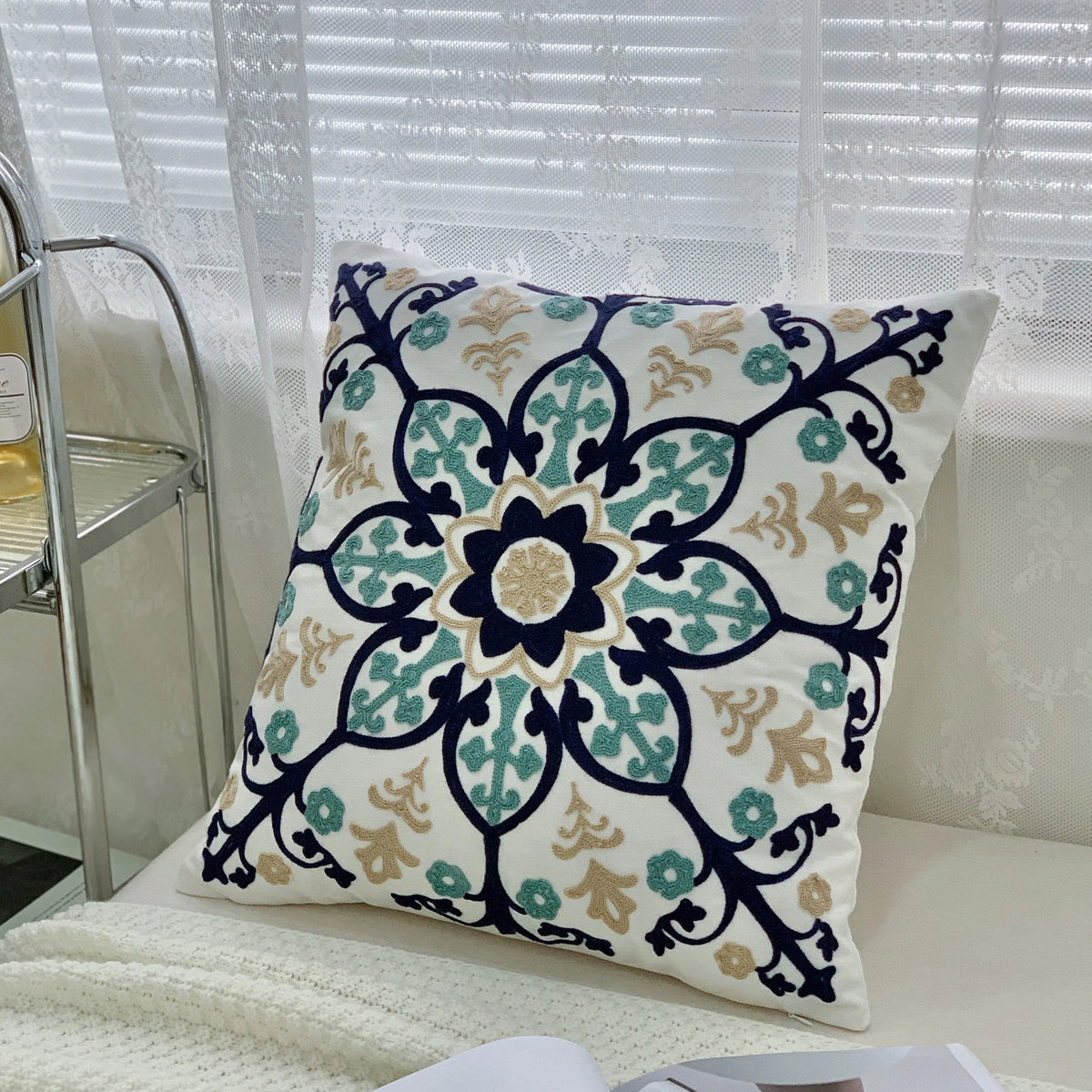 taies d'oreiller coton polyester ethnique floral brodées couleurs vives motifs géométriques coussins deco 45x45cm