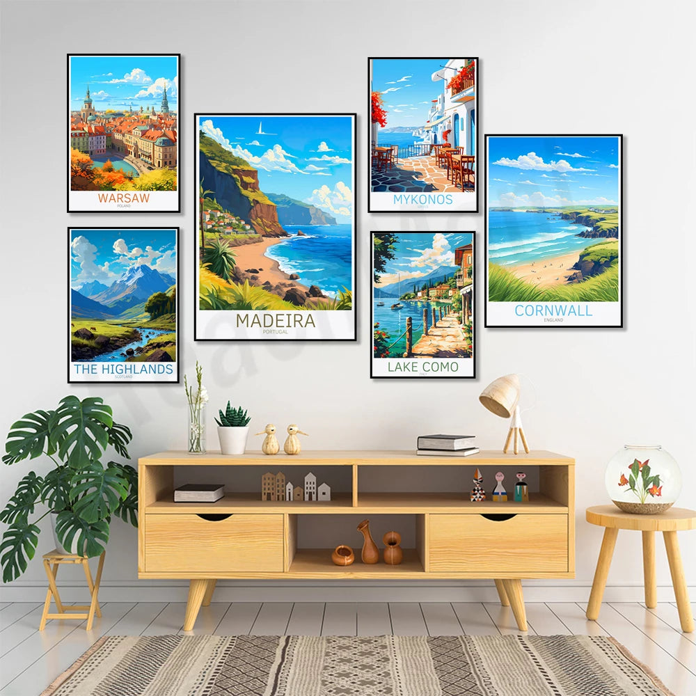 Une collection d'affiches vintage représentant divers paysages et lieux emblématiques, créant une décoration murale chaleureuse et inspirante.