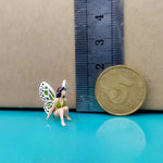 figurine fée miniature verte ailes feuille peau chair accessoire décoration jardin fantaisie blanc