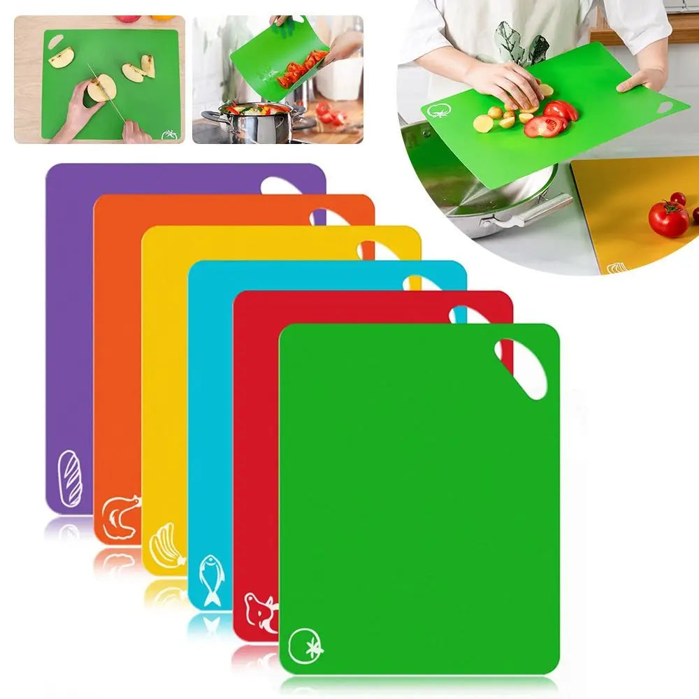 planche découper moderne symboles fruits légumes poignées verte bleue orangée rouge jaune violette