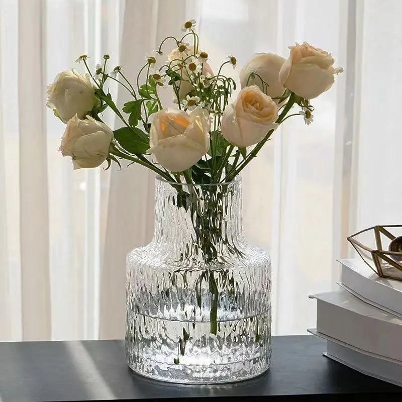 vase verre texturé moderne transparent gravé arrangement floral table