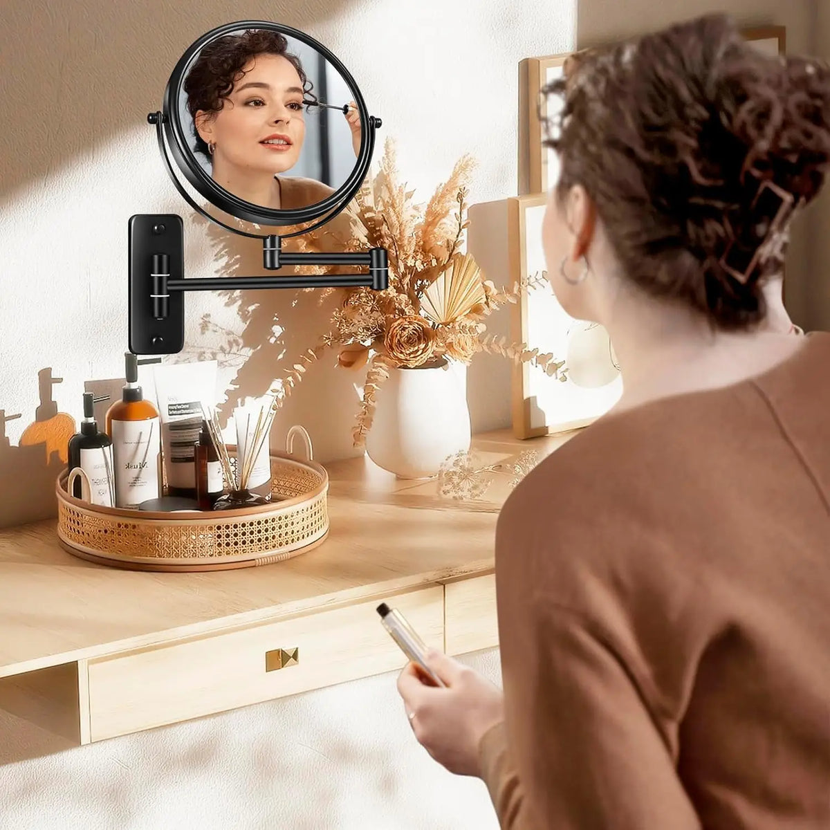miroir cosmétique noir moderne bras articulé pouces rond sans texte