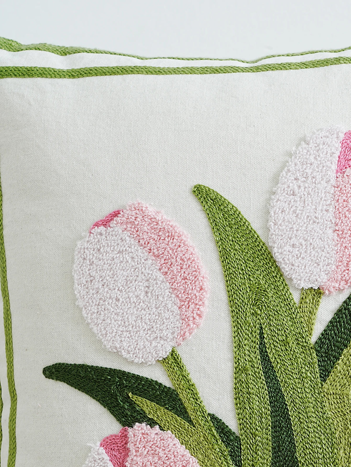 housse coussin brodée tulipes fleurs décoratives lit salon chambre polyester