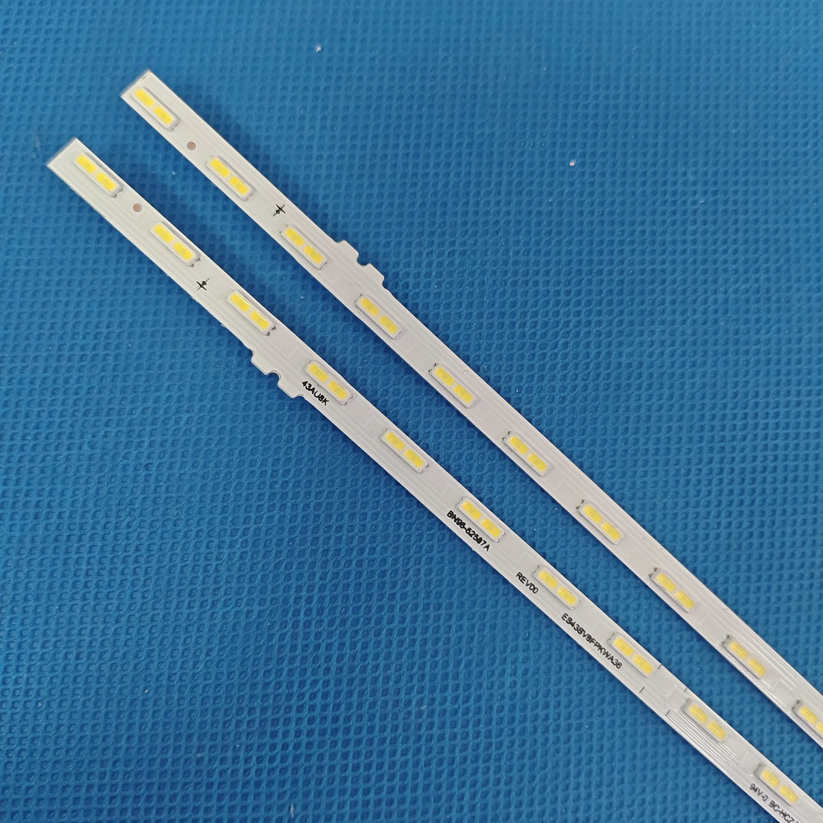 ruban led blanc continu diodes alu moderne fixation invisible connecteur électrique