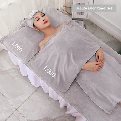 Set de serviettes SPA 5 pièces en microfibre blanche sur porte-serviettes