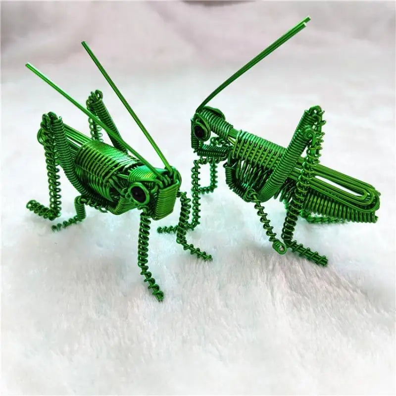 décoration créative insecte vert spirale métallique artisanal étagère unique adorable fait main exposé yeux