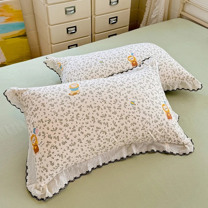 housse coussin léopard dentelle maison lit hospitalière polyester respectueux environnement classique romantique