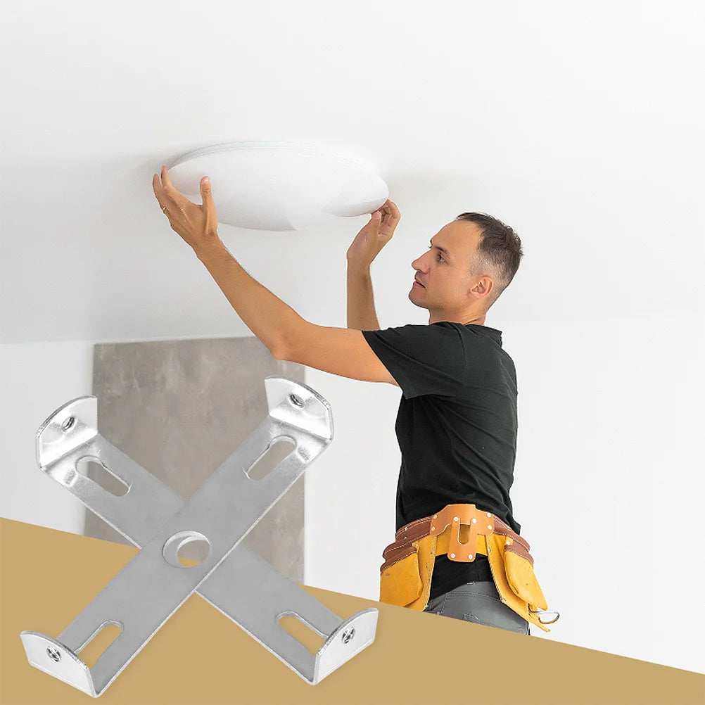 Accessoire de fixation pour luminaire design intérieur