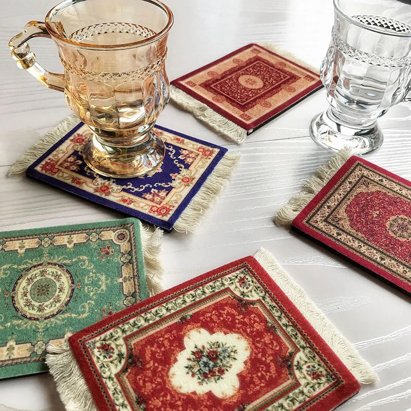 serviettes table servantes motifs géométriques floraux tissu épais rouge vert bleu beige traditionnel