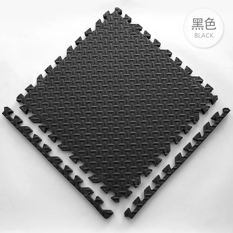 tapis sol modulable caoutchouc gris noir blanc carreaux géométriques antidérapant exercices maison