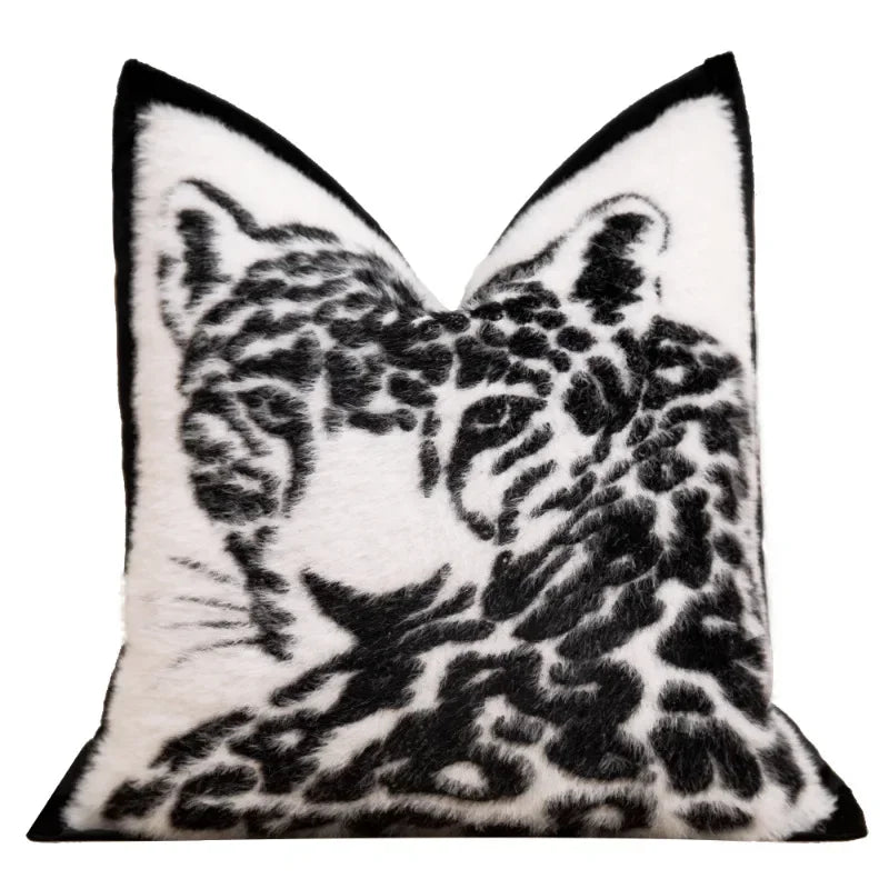 coussin imprimé léopard noir blanc moderne salon décoration canapé carré peluche adhésif