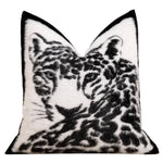 coussin imprimé léopard noir blanc moderne salon décoration canapé carré peluche adhésif
