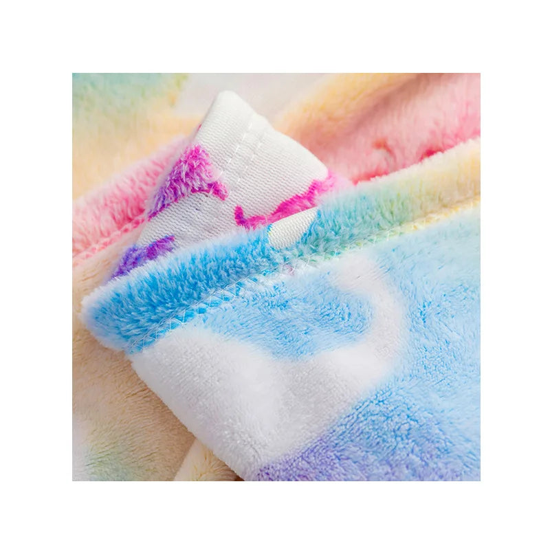 Un coussin moelleux aux couleurs pastel, avec des motifs texturés créant une atmosphère douce et apaisante.