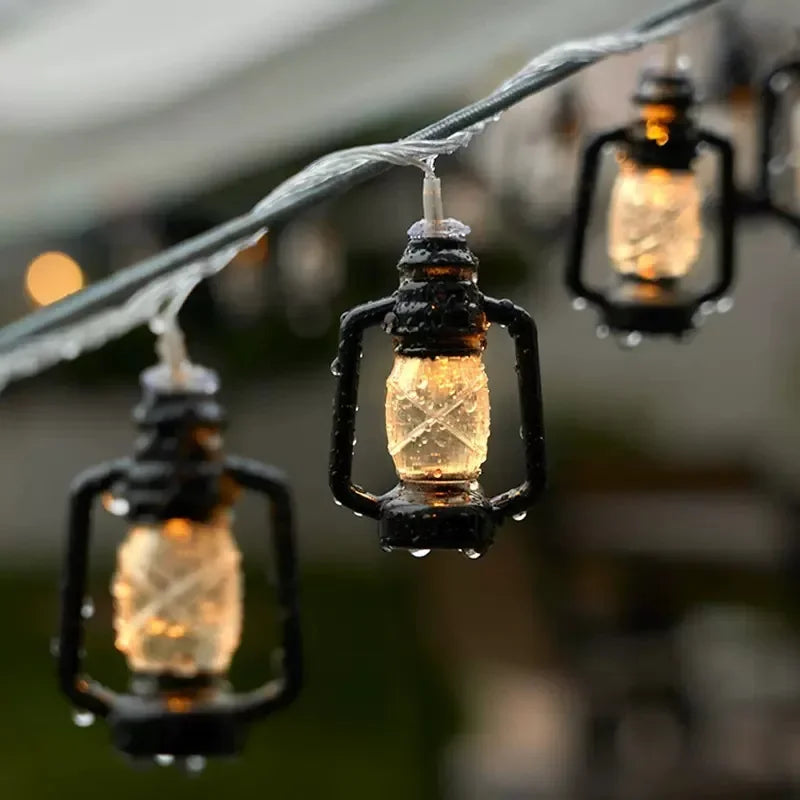 Détail des lampes vintage rétro style kérosène orange