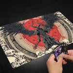 tapis jeu gothique art personnages ailes cartes rouge noir gris