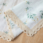 nappe table fleurs blanche verte beige bordure dentelée classique romantique extérieur